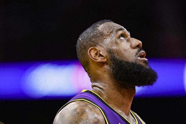 广西梧州半程马拉松火热开赛 万名跑者竞速“岭南古郡”