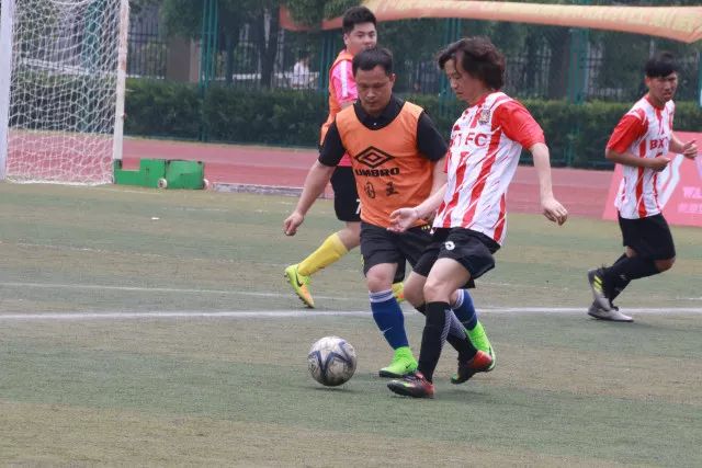 湖人官宣正式签下丁威迪 后者为科比少拿400万